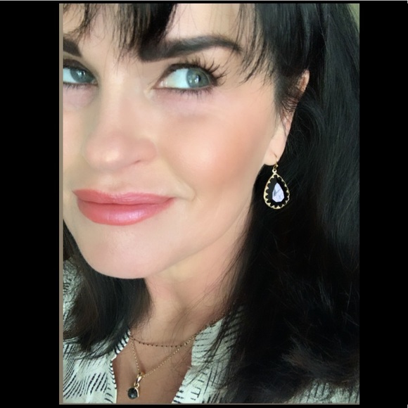 Meet your Posher, Christine - Picture 2 of 2